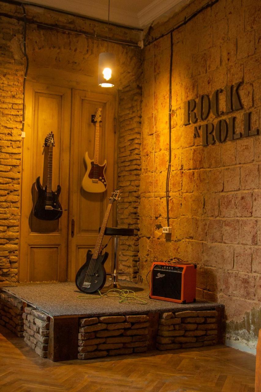 Wine Khinkali Rock'N'Roll Hostel Тбилиси Екстериор снимка