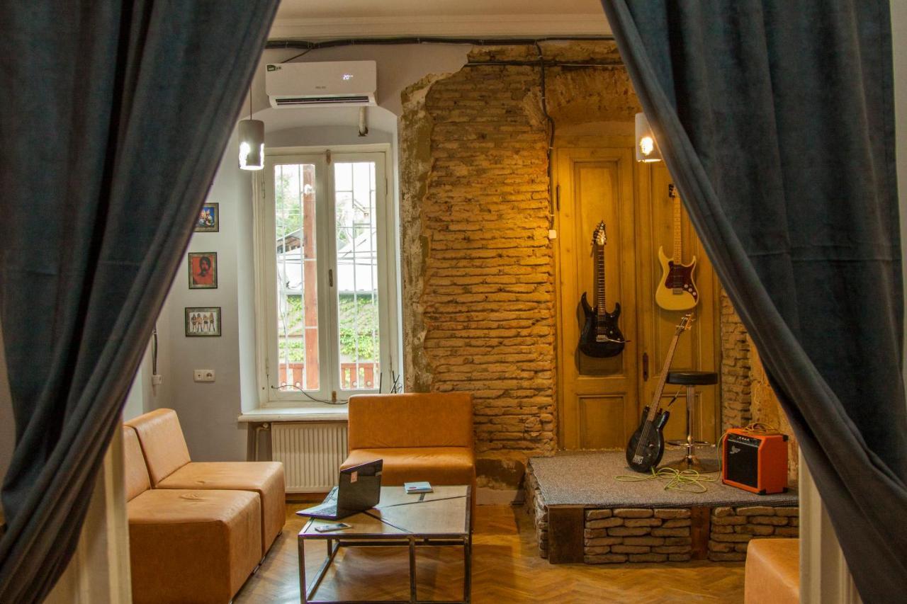 Wine Khinkali Rock'N'Roll Hostel Тбилиси Екстериор снимка